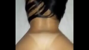 Novinha gostosa fazendo anal