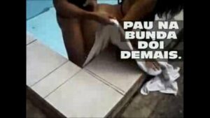 Sexo na beira da piscina