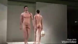 Desfile de moda intima transparente 2017