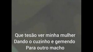 Marido dando o cu na frente da mulher