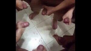 Punheta com amigos