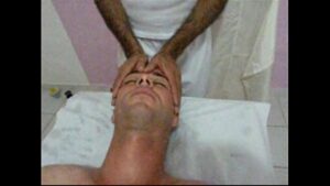 Massagem erotica com oleo