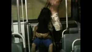 Fazendo sexo no onibus