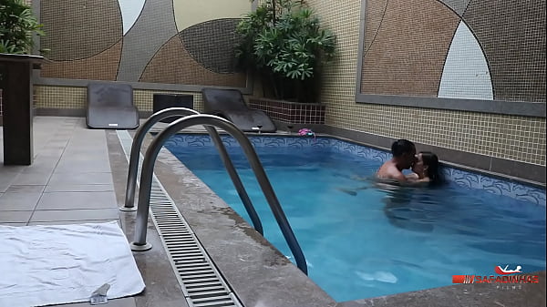 Xvideos Na Piscina